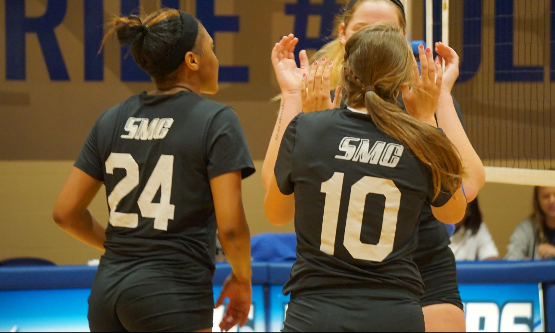 Volleyball Finishes 3-1 at Bulldog Classic