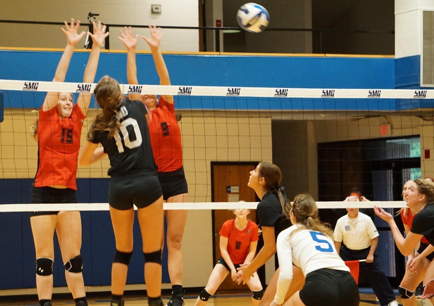 Volleyball Finishes 2-2 at Catawba Valley Invitational