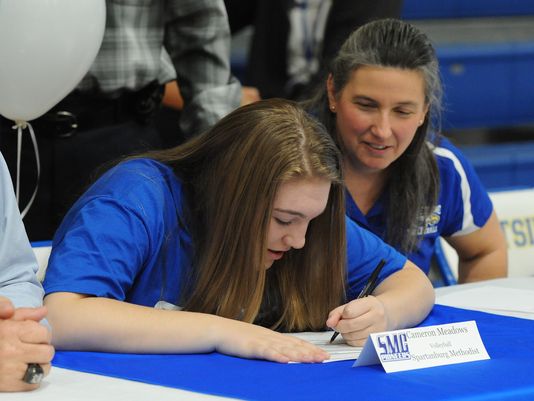 Eastside High standout Cameron Meadows signs to play volleyball for SMC