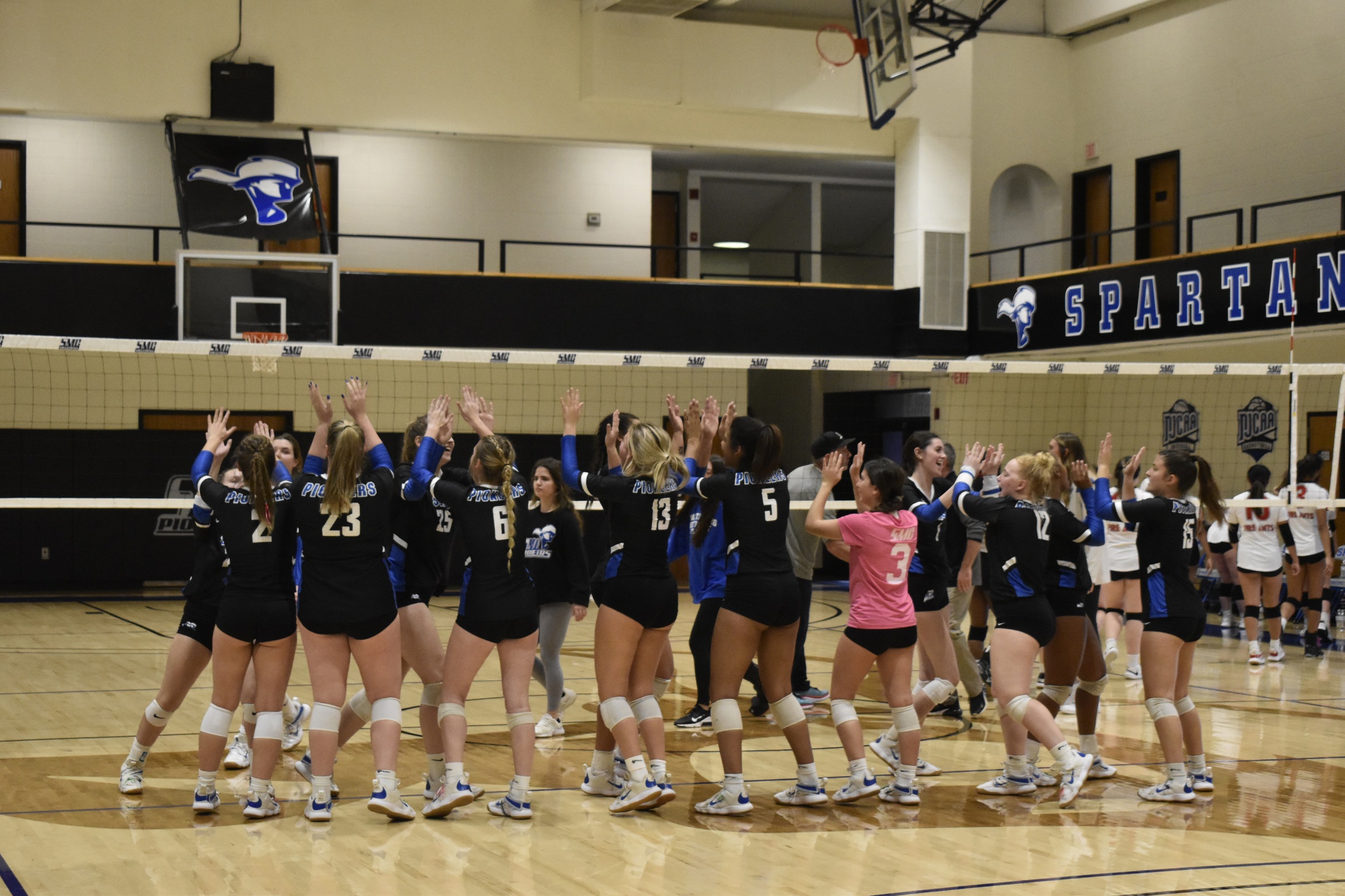 SMC Volleyball Finishes 21-12