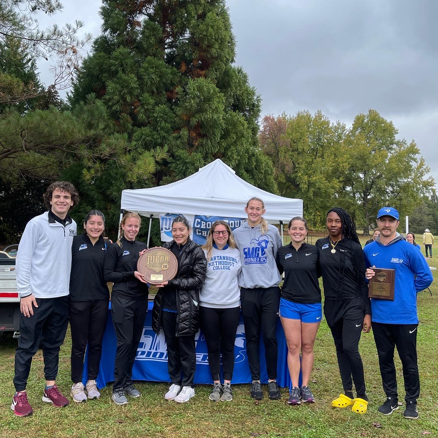 Women’s XC is Region 10 Champions, Bound for Nationals!